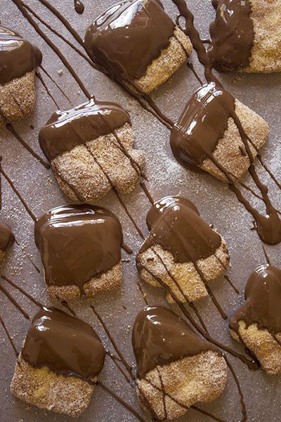 https://www.aninas-recipes.com/wp-content/uploads/2016/04/cinnamon-sugar-shortbread-e1607681204616.jpg