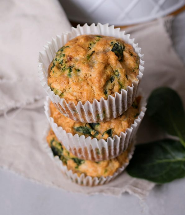 Spinach, Cheddar and Basil Muffins - aninas recipes