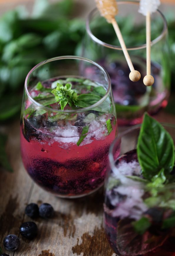Basil and Blueberry Gin and Tonic - aninas recipes