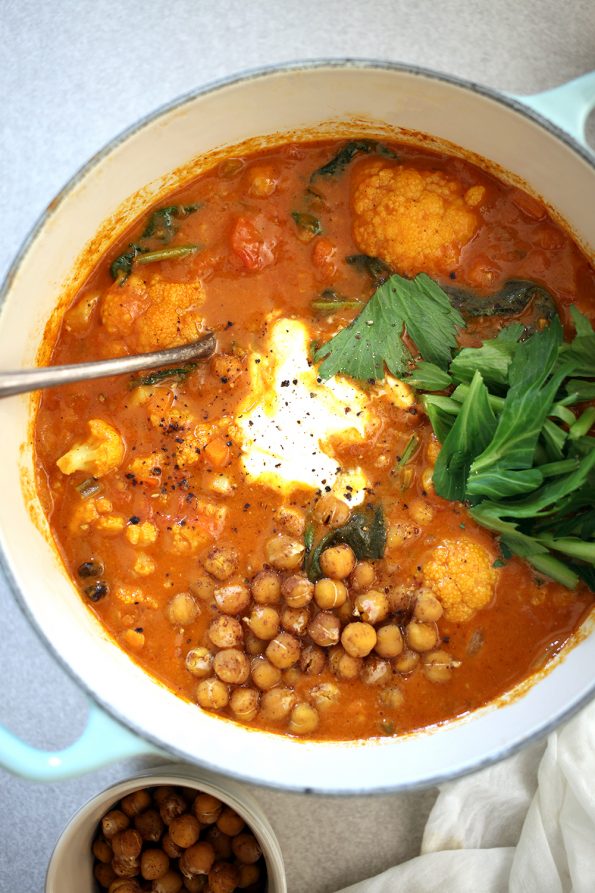 Vegan Cauliflower and Chickpea Curry - aninas recipes